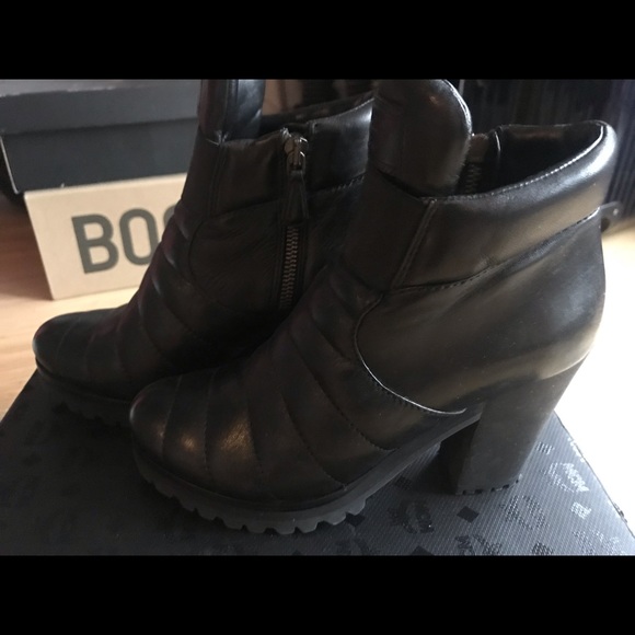 100% authentic Prada booties - Picture 7 of 7